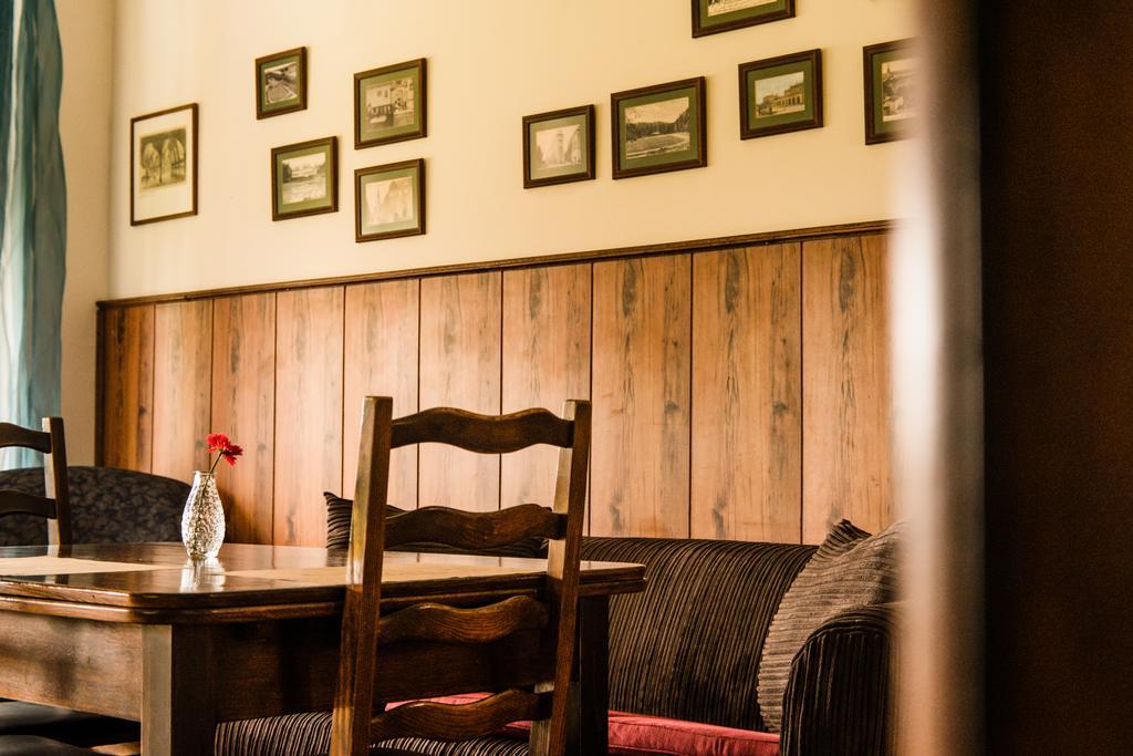 Motel Hotelik オルシュティン エクステリア 写真